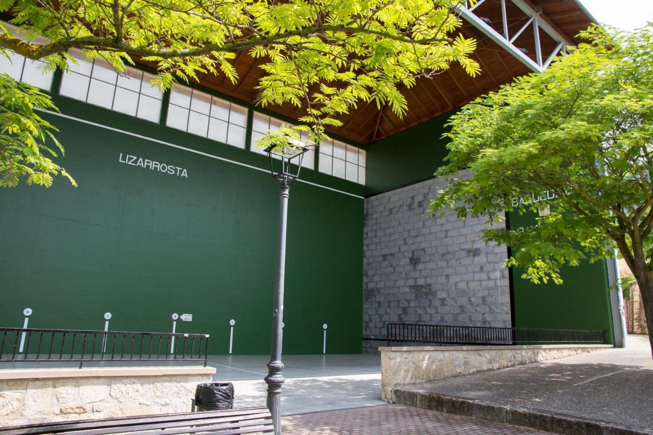 Casa Lizarrosta En Nacedero Del Urederra Villa บาเกดาโน ภายนอก รูปภาพ